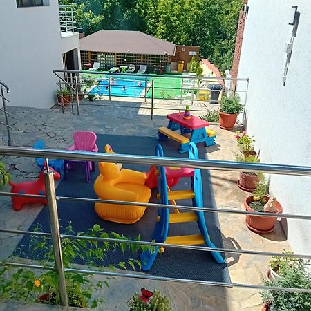 La Roby Si Niko Dubova Exterior foto