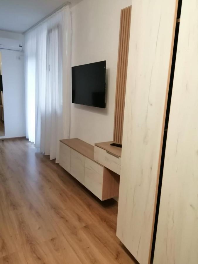 La Roby Si Niko Dubova Exterior foto